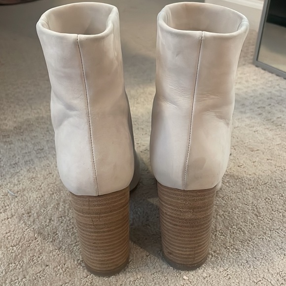 Vince “Felton Nubuck Ankle Boots” - Picture 4 of 8